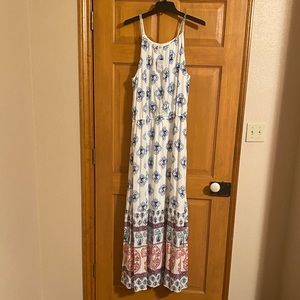 NWT White Patterned Maxi Dress